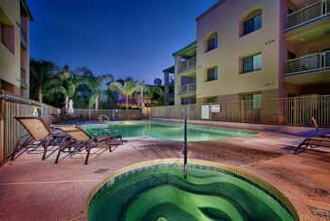 Comfortable House With Heated Pool, Outdoor Hot Tub, BBQ and More