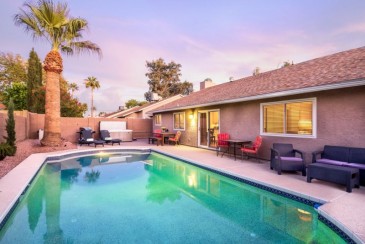 Amazing House with Heated Pool, Hot Tub, Putting Green, Pool Table
