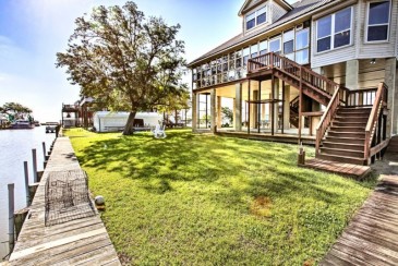 Reelin & Dealin' New Orleans Waterfront Home