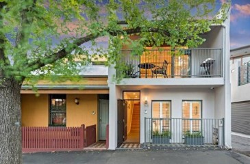 Luxury Carlton House in Melbourne