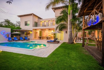 Luxury Villa, Stunning Kitchen, Palapa, 100% Private