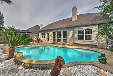 Rustic Pearland Home