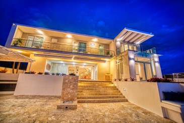 Grand Luxury Villa at Aguadilla