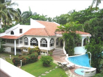 Unique Beachfront Villa with Large Pool and Overlook Tower