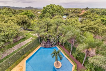 Stunning Resort Near Beach