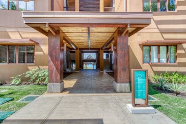 Beautiful Condo With Breathtaking Ocean & Mountain