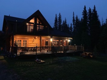Log Home Between Merritt And Kamloops