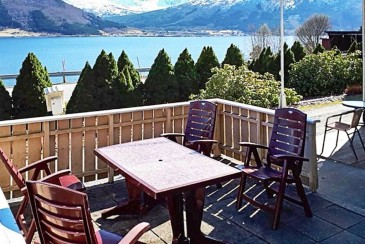 Modern Apartment With Stunning Panoramic Fjord, Forest & Mountain Views