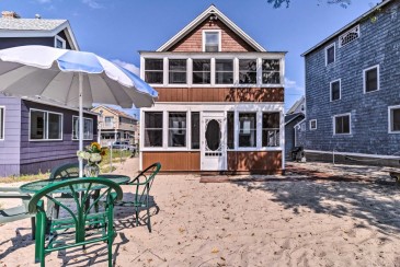 Quaint Cottage Is A Unique Getaway Vacation Rental For Up to 7 Guests!