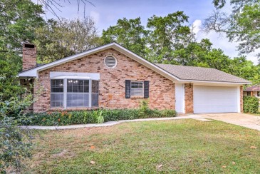 Lovely Gulfport From This Inviting 4-Bed, 2-Bath Vacation Rental House