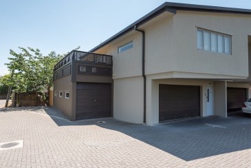 This Fabulous Newly Renovated Town House