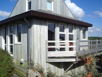 Wooden Villa Between Sea and Forest