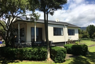House Near By Beautiful Oakura Beach