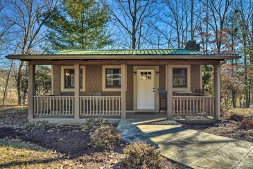 Rustic Vacation Rental Studio In Berkley Springs!