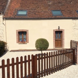 Lakeside Cottage Park With 5Ha lake