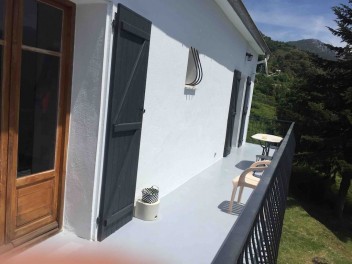House Between Sea…