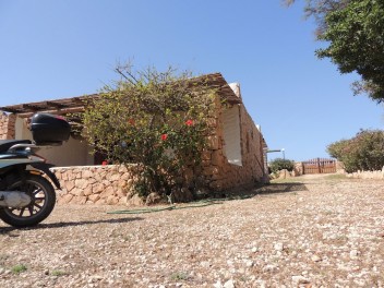 Quiet House Garden In Cala Creta