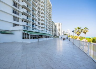 GRAND OCEAN FRONT D