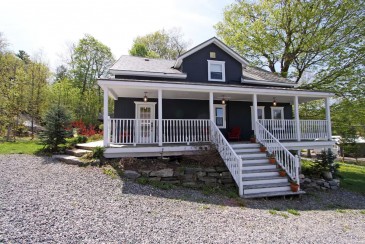 Beautiful Retreat By Lake Muskoka