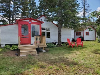 Looking for a peaceful and quiet week-long getaway? Look no further!