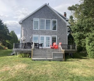 Oceanfront Home in Hubbards -30 Minutes From Halifax