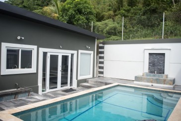 Tropical Retreat Santa Cruz Pool House