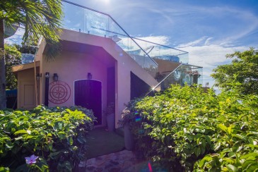 3 Bedroom with spectacular views over Nail Bay - POOL *New to VRBO*