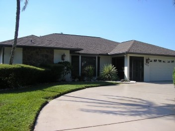 3 miles east of open beaches and pet friendly.