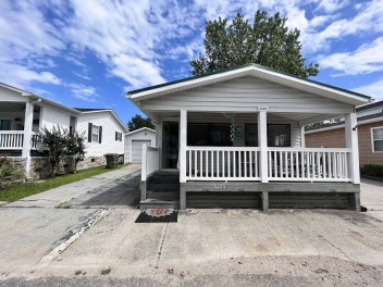 5235 is a beautiful 3 bedroom/ 2 bath in Oceanlakes