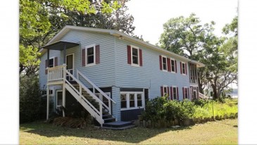Fishing, Crabbing, and Boating paradise on 5 acres.