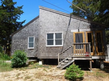 Sweet Cottage Condo, Great Location!