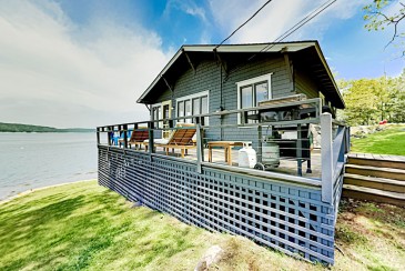 Charming Cottage: Deepwater Dock, Panoramic Linekin Bay Views, Near Village