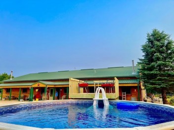 Sunset Lodge w/…