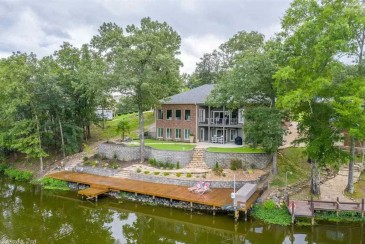 McKenzie Cove -…