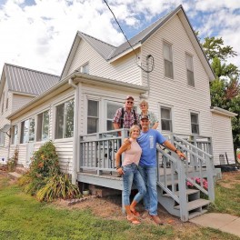 The Farmhouse - A True Country getaway on 40 acres!