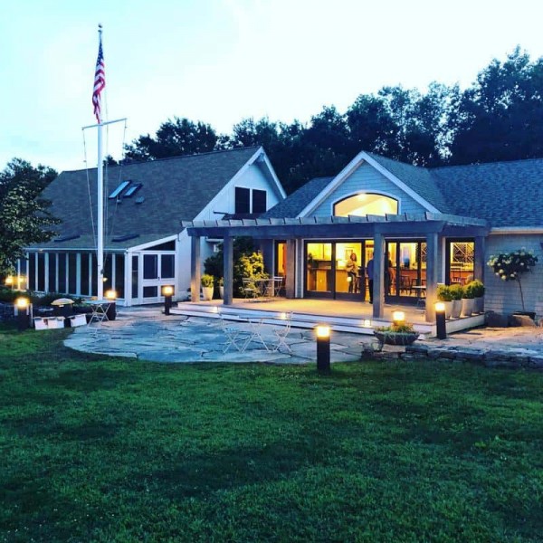 Stonington Vineyards