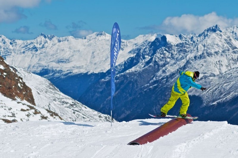 Skiing & Snowboarding