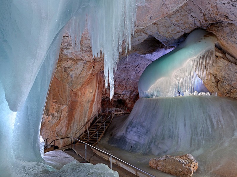 Eisriesenwelt: The World of the Ice Giants