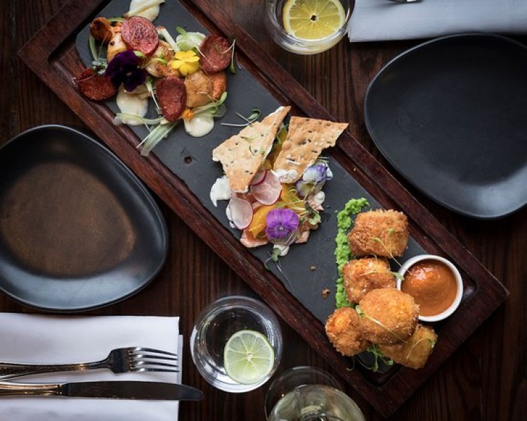 Fiddlesticks Restaurant and Bar