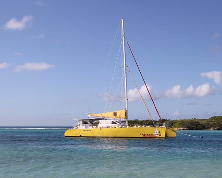Boat Tours & Water Sports